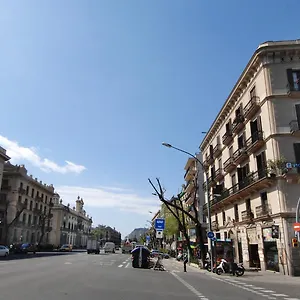 hostal-orleans-barcelona.catalonia-hotels.com/